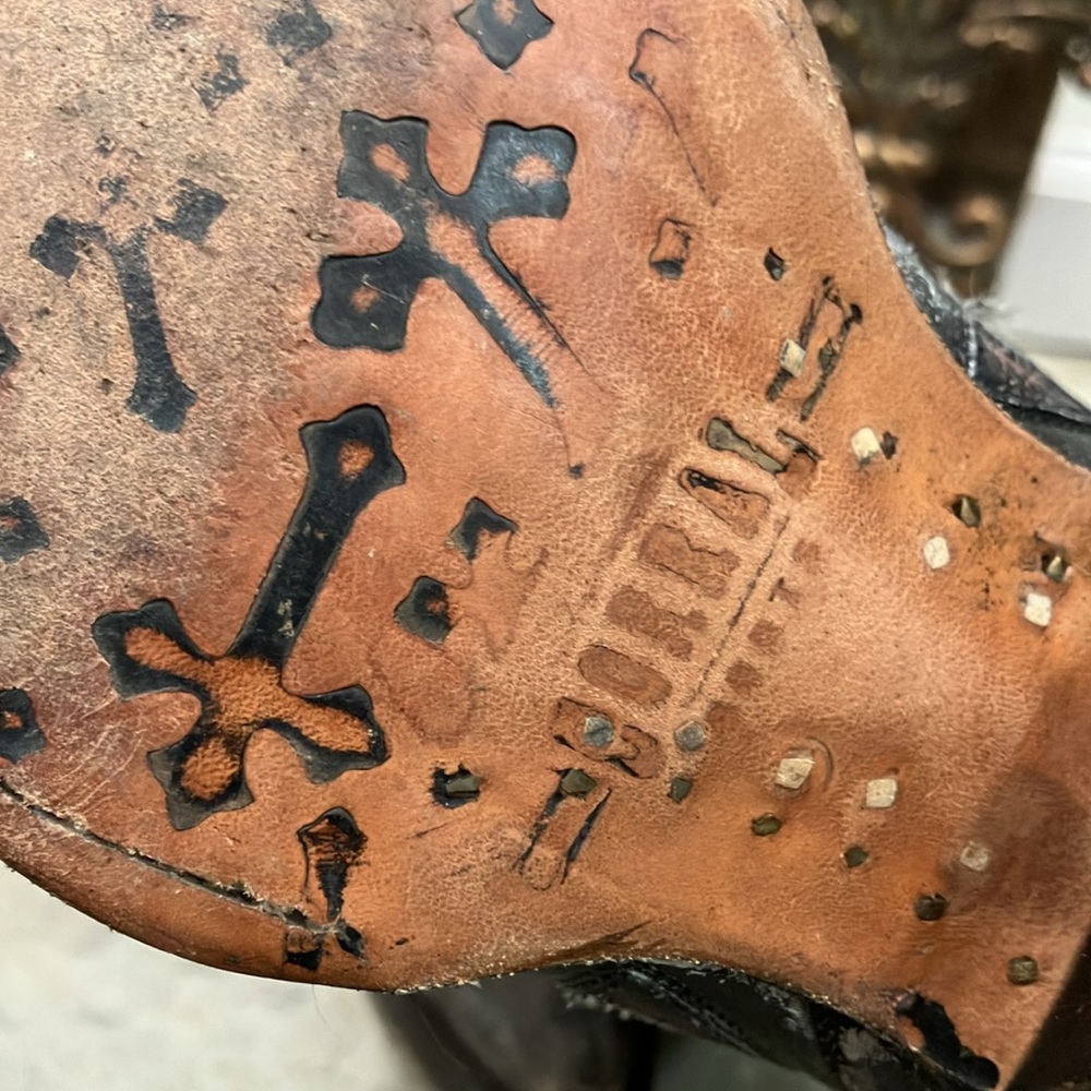 CORRAL Western Cowboy Boots with Intricate Design - Picture 5 of 5